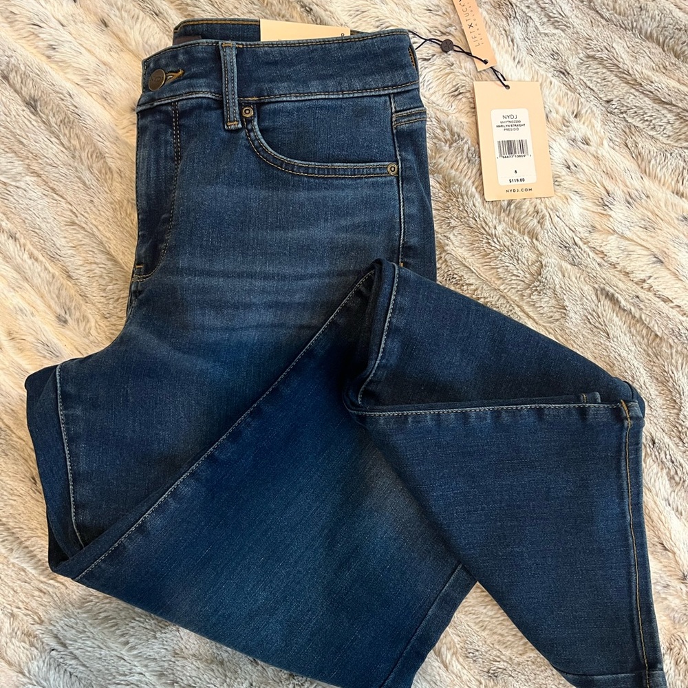 NYDJ Blue Jeans size 8. ✨New with tags 🏷 ✨